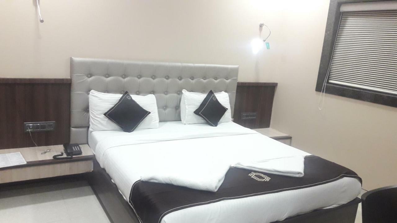 Shine Hospitality Hotel Mumbai Ngoại thất bức ảnh