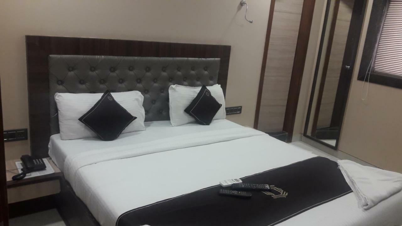 Shine Hospitality Hotel Mumbai Ngoại thất bức ảnh