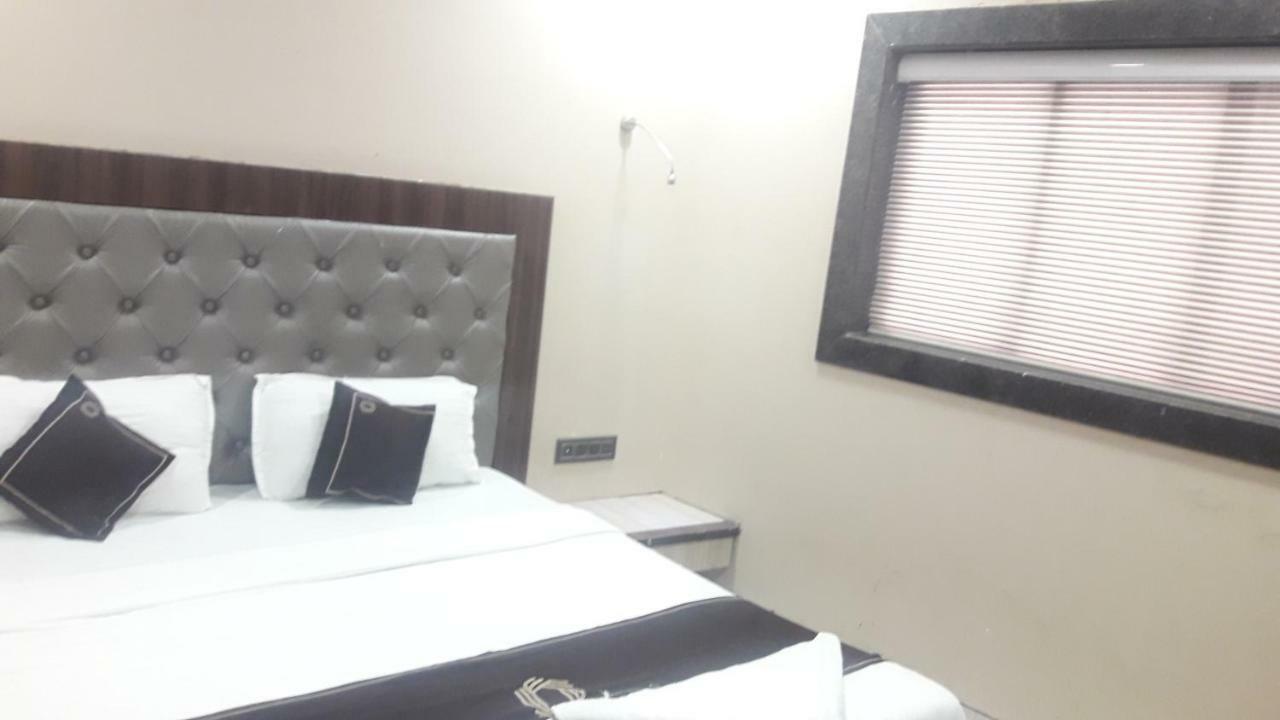 Shine Hospitality Hotel Mumbai Ngoại thất bức ảnh