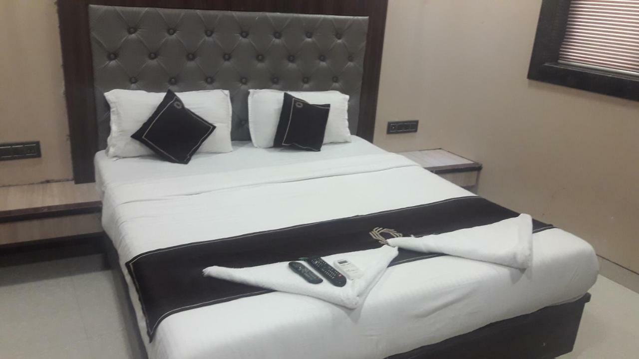 Shine Hospitality Hotel Mumbai Ngoại thất bức ảnh